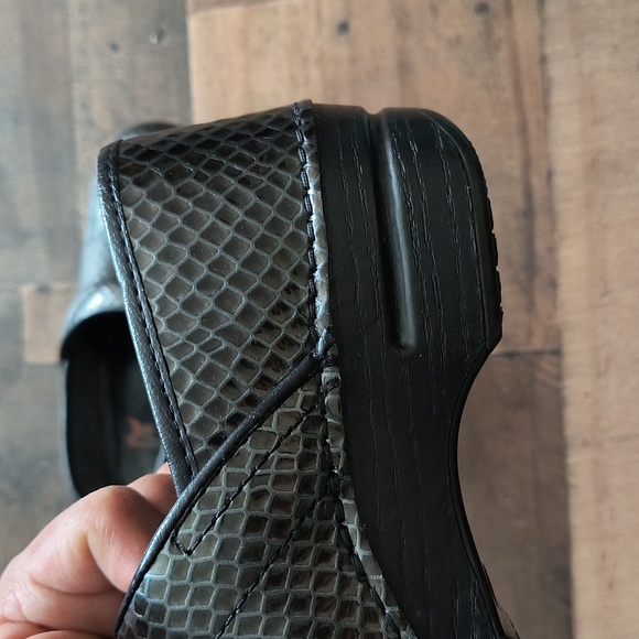 Dansko Snake Print Slip On Clogs Black And Silver Sz 38 7.5-8 Women - Picture 6 of 16